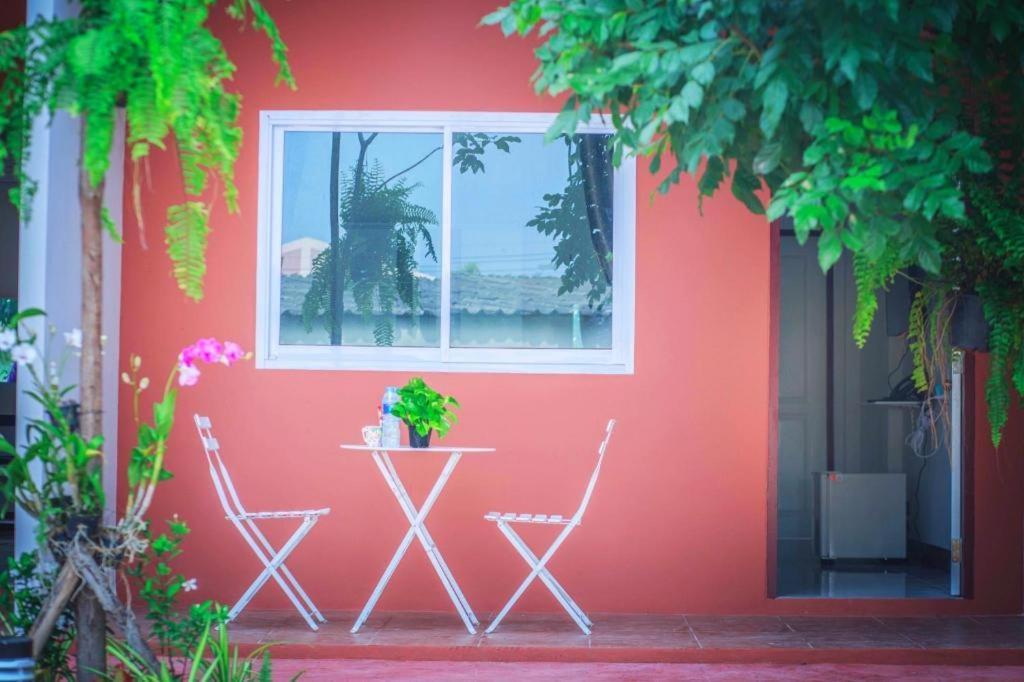Pantip Boutique Hotel Lamphun Extérieur photo