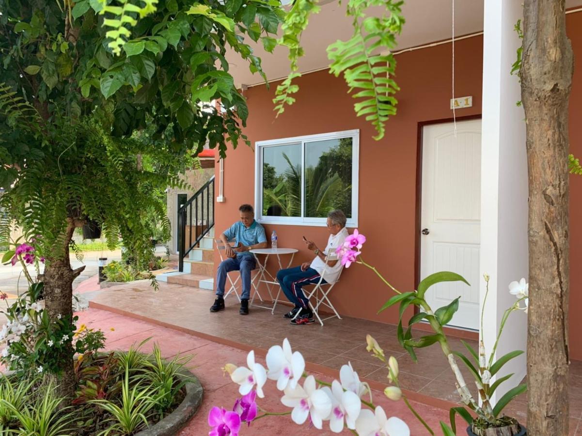 Pantip Boutique Hotel Lamphun Extérieur photo